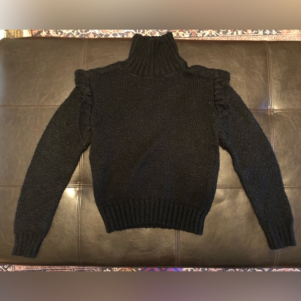 Vintage Diane Von Furstenberg Black Turtleneck Sweater Ruffle Shoulder Sz M